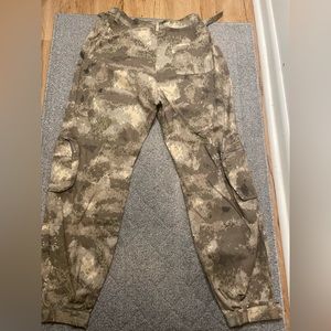 Fashion Nova Camo Women’s cargo pants